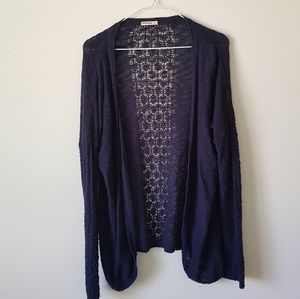 2/10$ Navy vest long sleeve with lacework